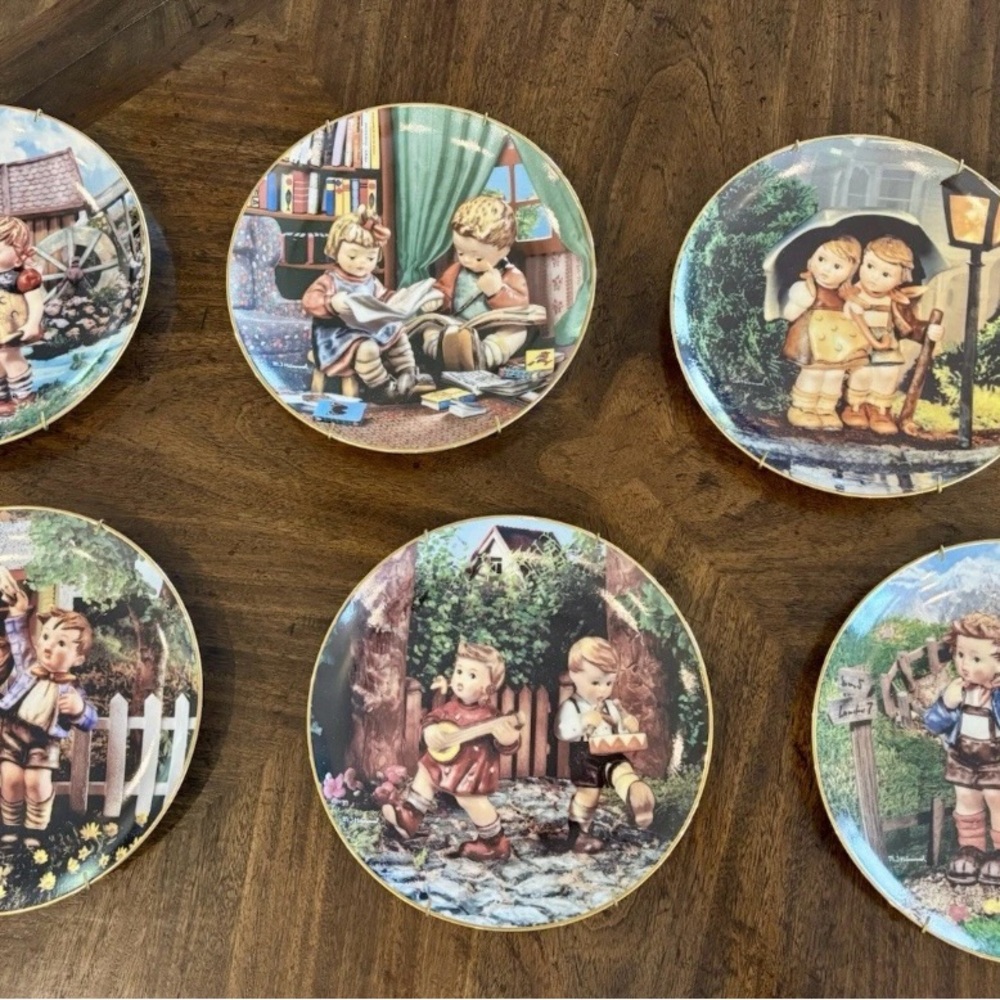 Charming Nostalgic Wall Plate Set of 6 MJ Hummel Vintage